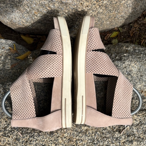 Eileen Fisher Women's Sport Perforated Nubuck Leather Platform Sandals | Barley - Picture 4 of 11